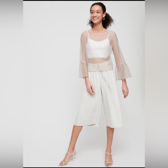 NWOT Aritzia Babaton Humbert Blouse, Bell Sleeve Shell Blouse, Cairo Gold, XXS, - Picture 6 of 10